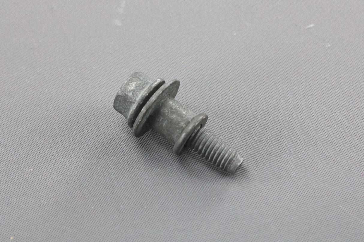 VW Touareg Audi A6 A7 3.0 TDI camshaft cover sleeved bolt (x1) 059103831