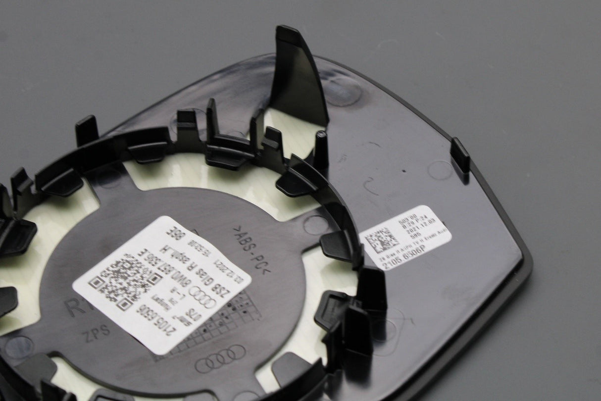 Audi A4 S4 RS4 2016-2025 A5 S5 RS5 wing mirror glass (right) 8W0857536E