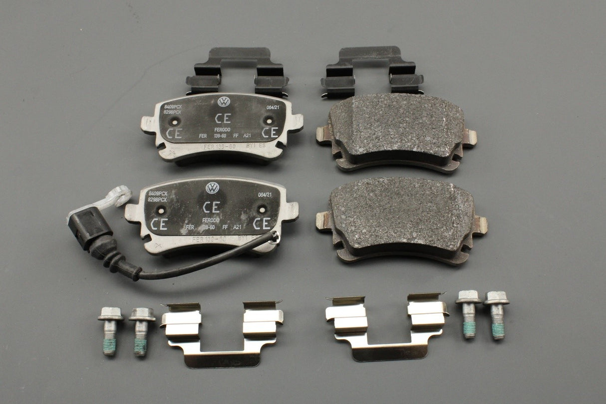 VW Transporter T5 T5.1 T6 T6.1 2010- rear brake pads 7H0698451C