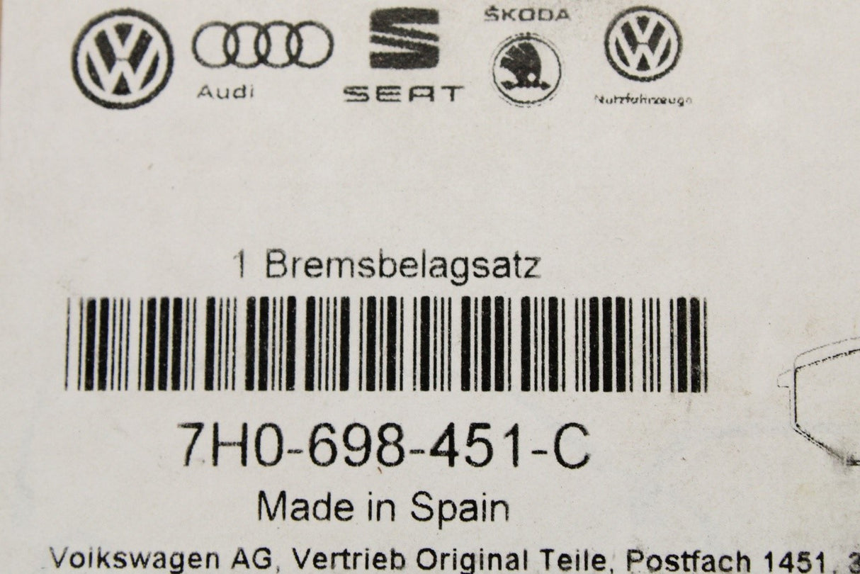 VW Transporter T5 T5.1 T6 T6.1 2010- rear brake pads 7H0698451C