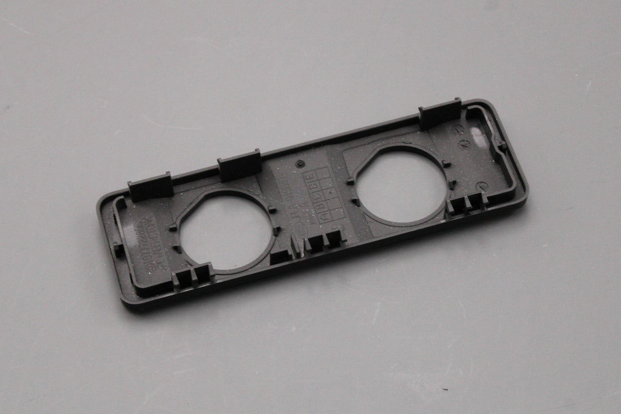 Range Rover 2013-2022 USB port bezel (rear) LR164876