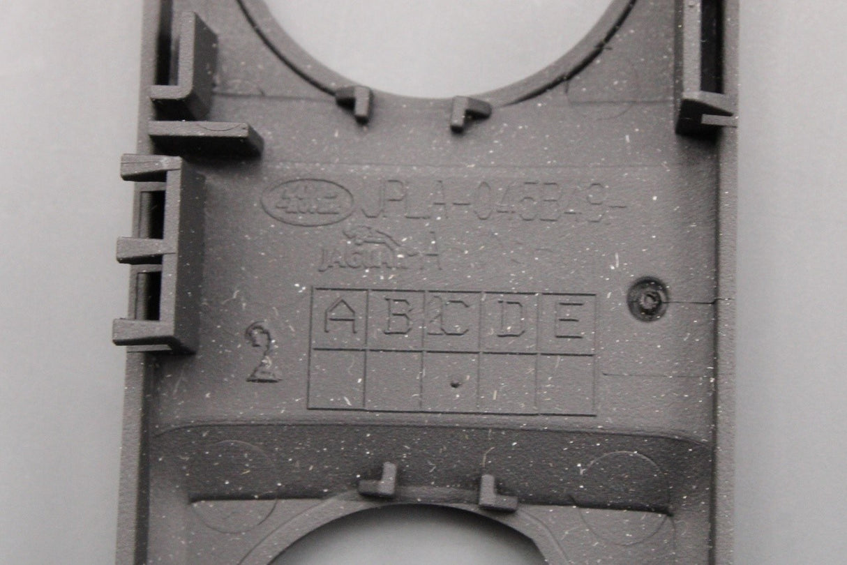 Range Rover 2013-2022 USB port bezel (rear) LR164876