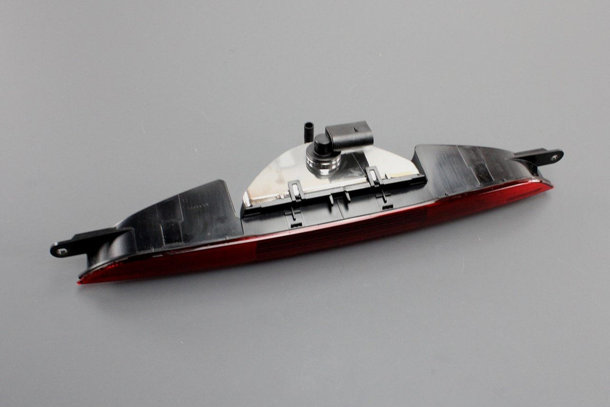 Audi TT TTS TTRS 2007-14 centre rear bumper fog light 8J0945703