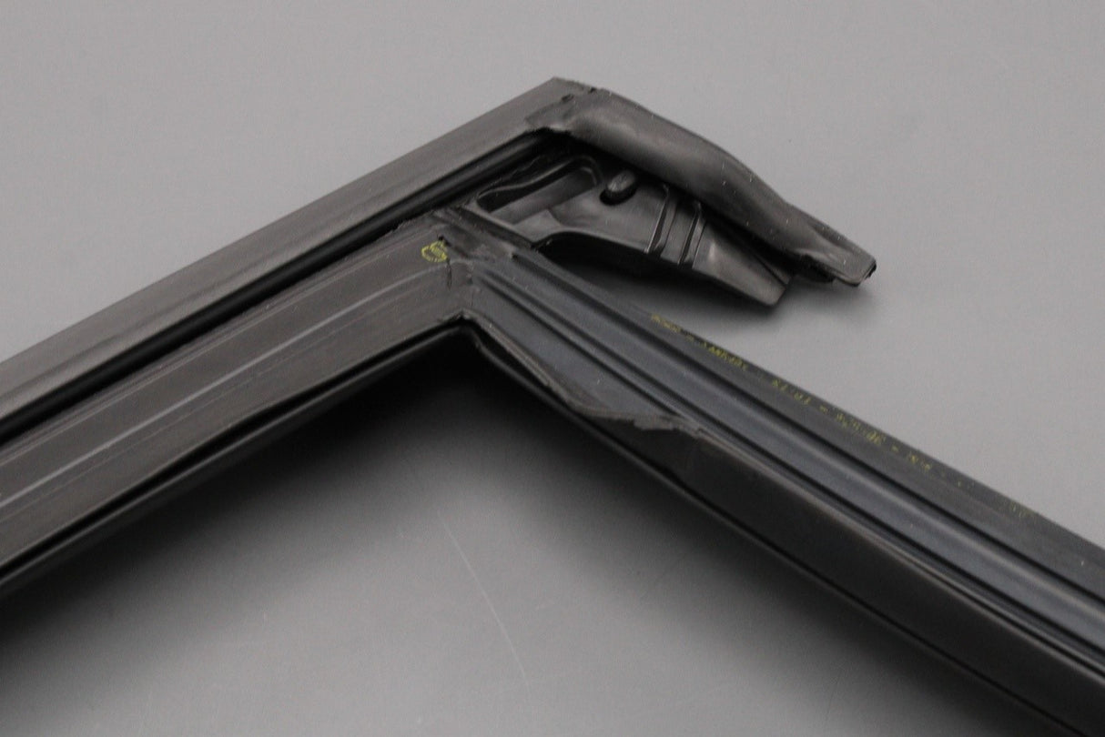 Audi Q7 2016-on door window guide seal (rear right) 4M0839432B