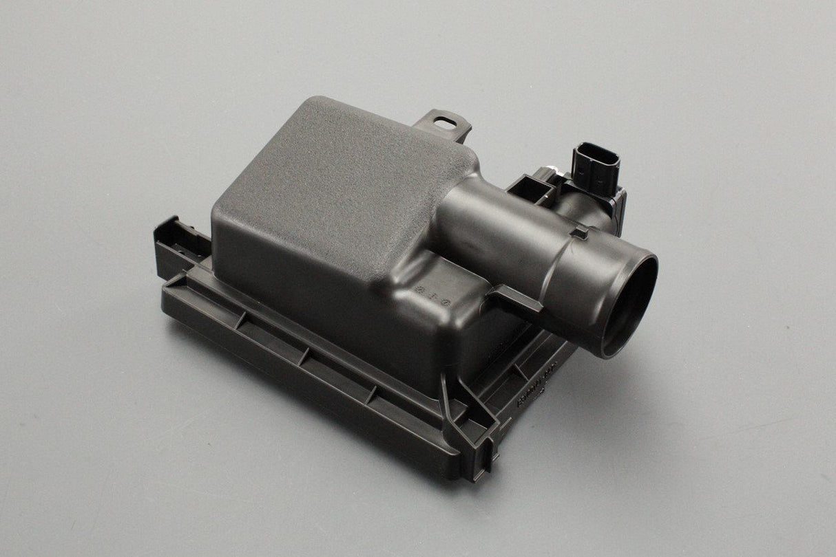 Toyota Yaris Hybrid 2011-2020 air box lid (with sensor) 17705-0M080