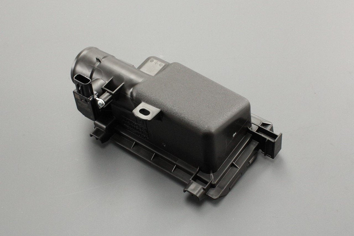 Toyota Yaris Hybrid 2011-2020 air box lid (with sensor) 17705-0M080