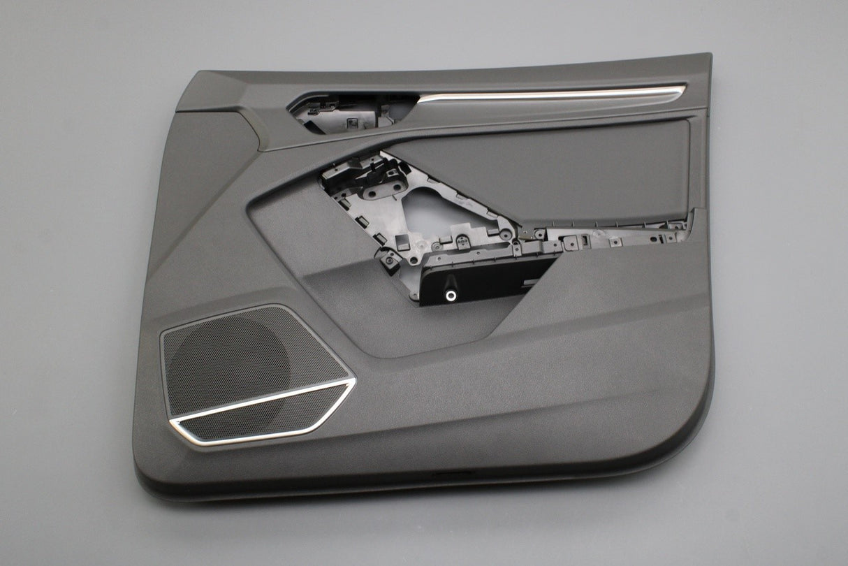 Audi Q3 RSQ3 front door card trim panel (right) 83B867104AB SWS