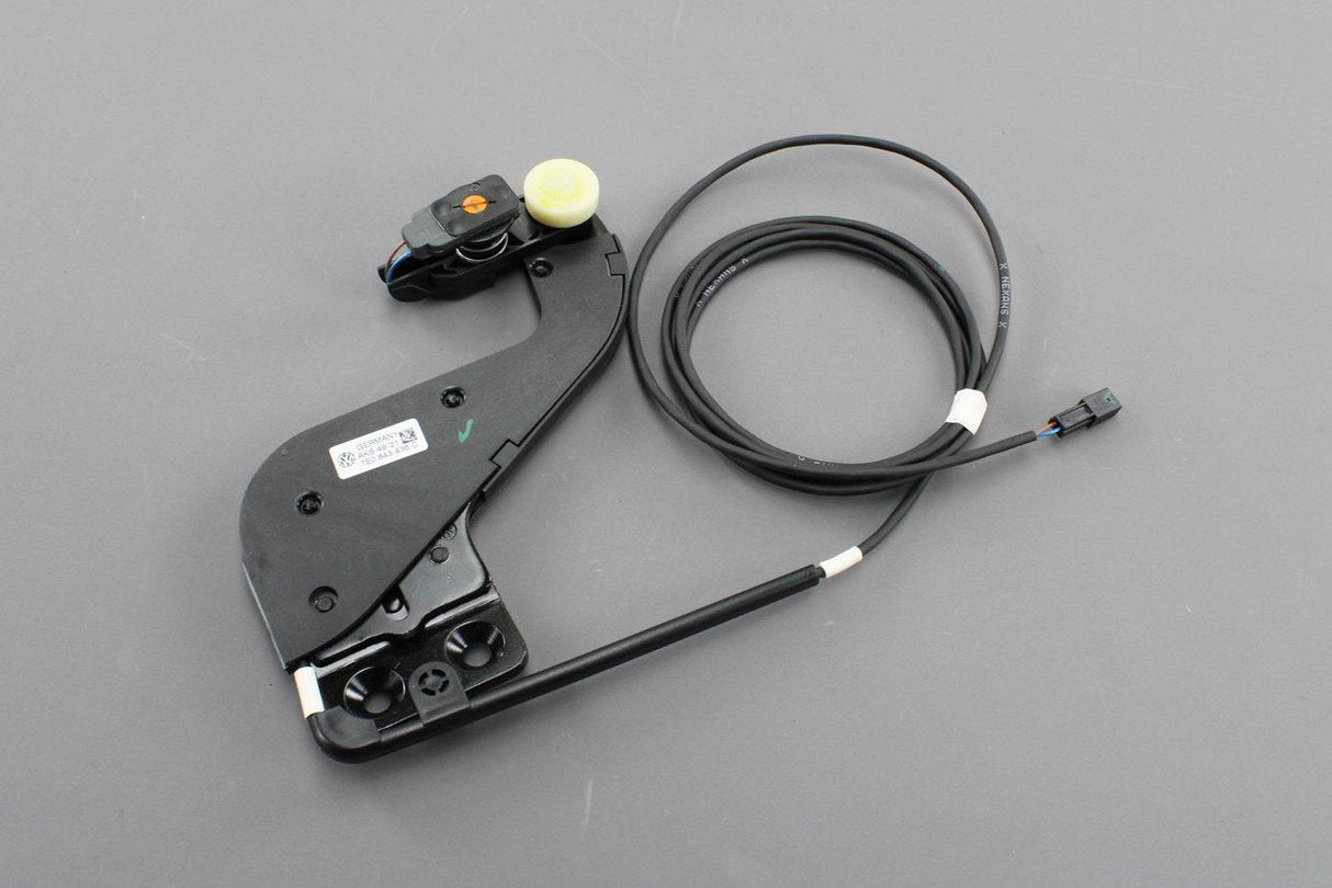 VW Transporter T5 T6 electric sliding door guide, right upper 7E0843436C