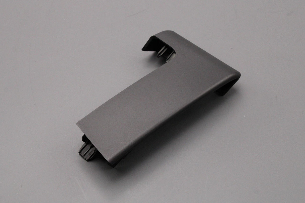 Land Rover Discovery 5 2017-on dashboard trim (right)LR082396