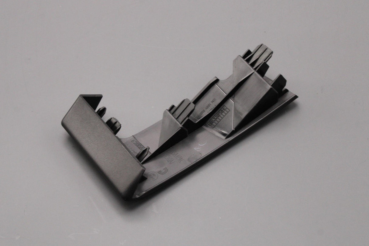 Land Rover Discovery 5 2017-on dashboard trim (right)LR082396