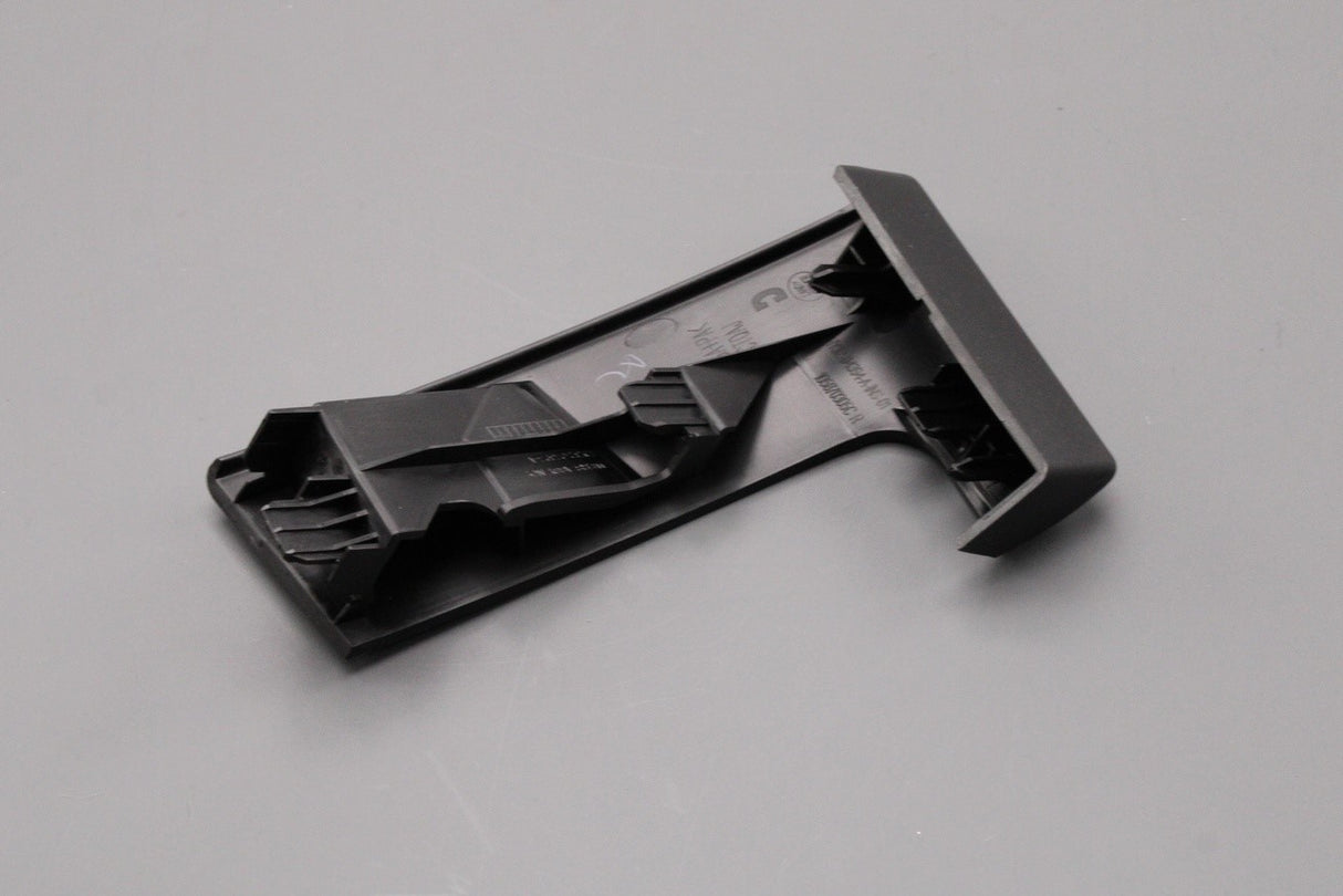 Land Rover Discovery 5 2017-on dashboard trim (right)LR082396