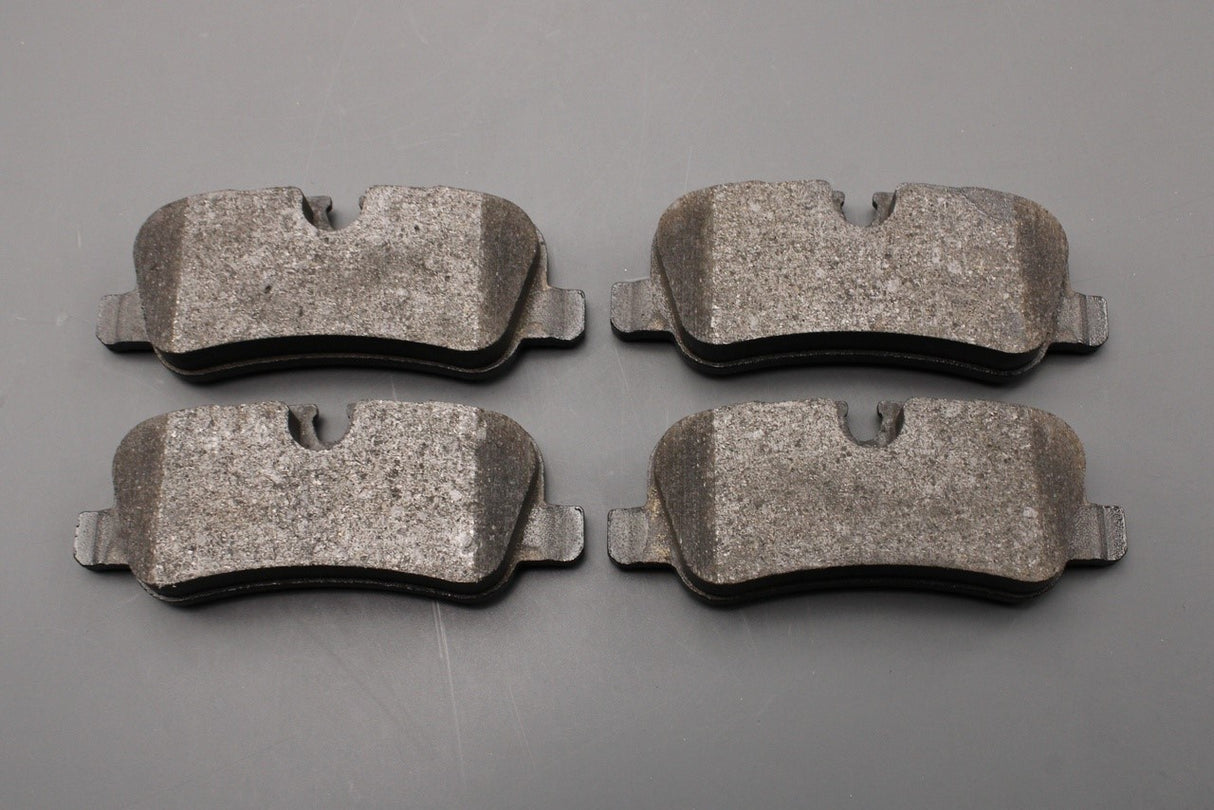 Land Rover Discovery 4 Range Rover Sport brake pad kit (rear) LR139969