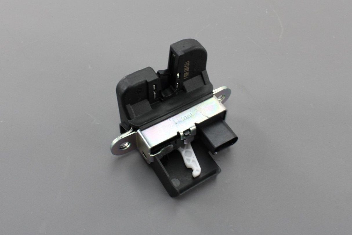 VW Touran 2003-2015 tailgate boot lid lock latch 1T0827505J 9B9