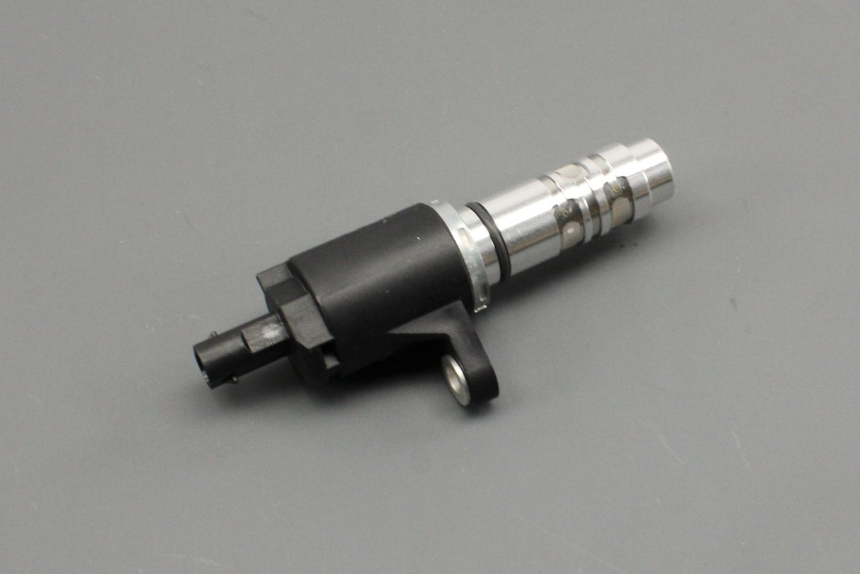 VW Golf Audi A3 Skoda SEAT camshaft control valve (1.5 TSI) 04E906455AC