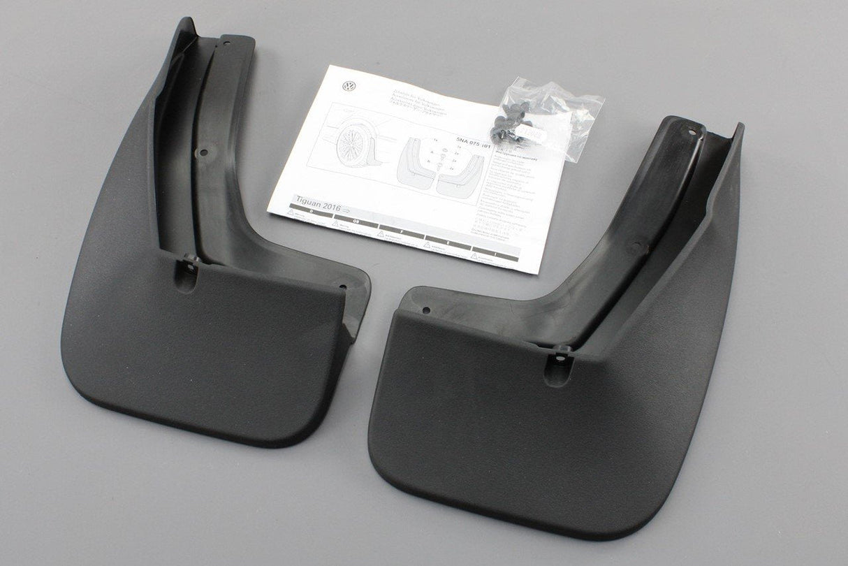 VW Tiguan 2016-on accessory rear mud flaps set 5NA075101