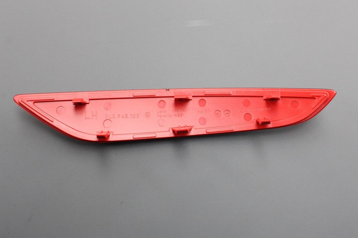Skoda Yeti 2010-13 rear bumper reflector lens (left) 5L0945105