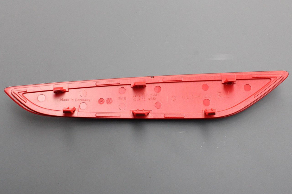 Skoda Yeti 2010-13 rear bumper reflector lens (right) 5L0945106