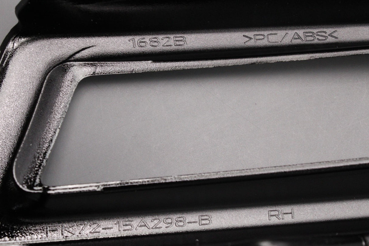 Land Rover Discovery Sport 2015-on fog light bezel (right) LR061229