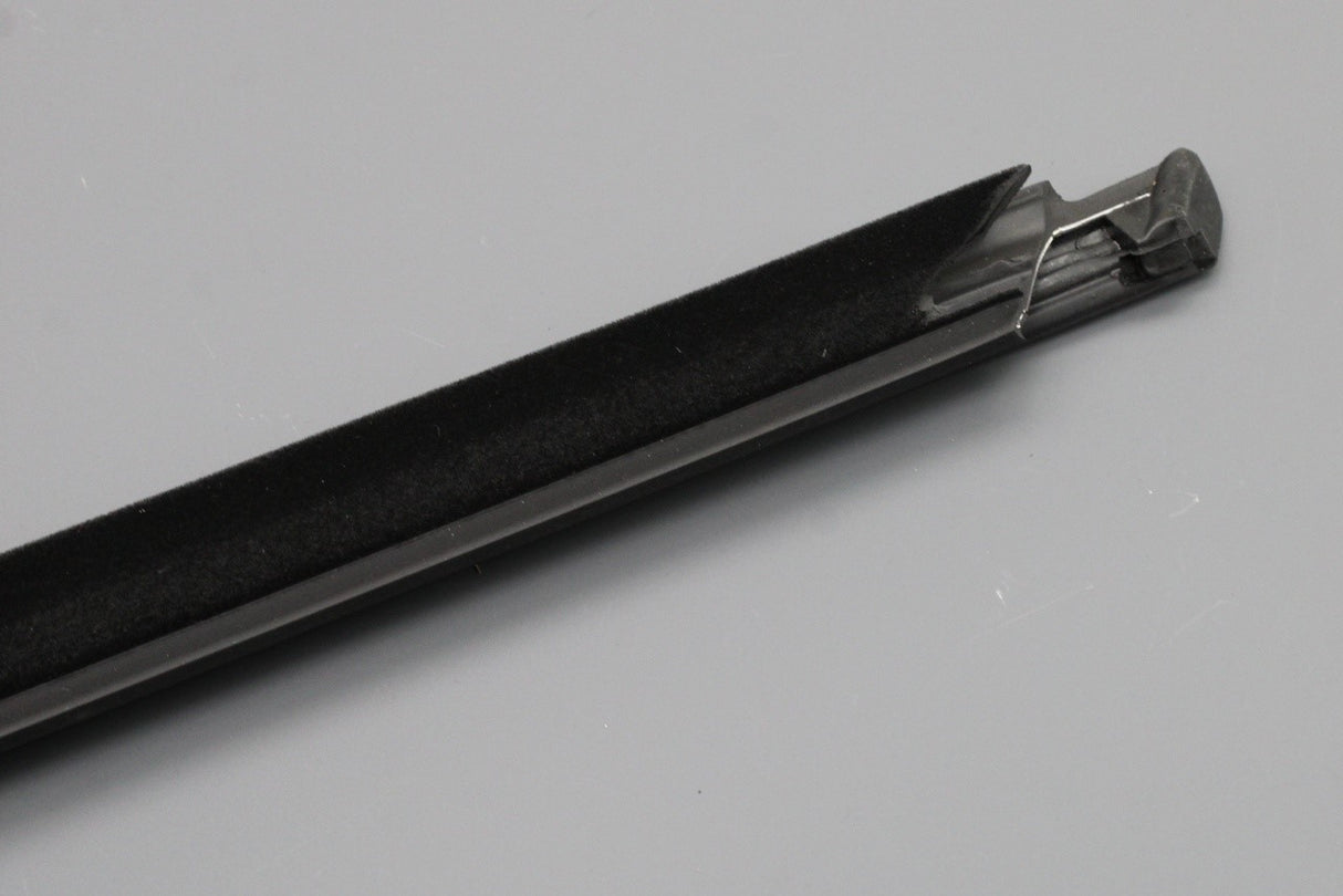 VW Golf MK7 MK7.5 rear window aperture seal (right) 5G6839478F 5AP