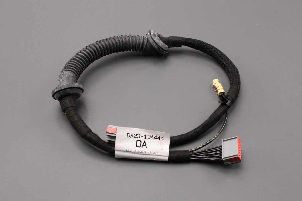 Jaguar XF 2009-2015 boot harness link lead C2Z23897