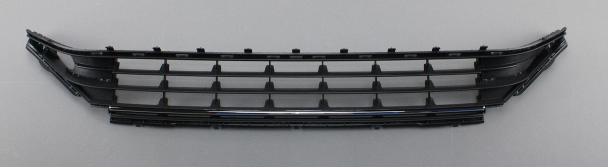 VW Golf MK7.5 2017-19 front bumper centre grill (lower) 5G0853671G RYP