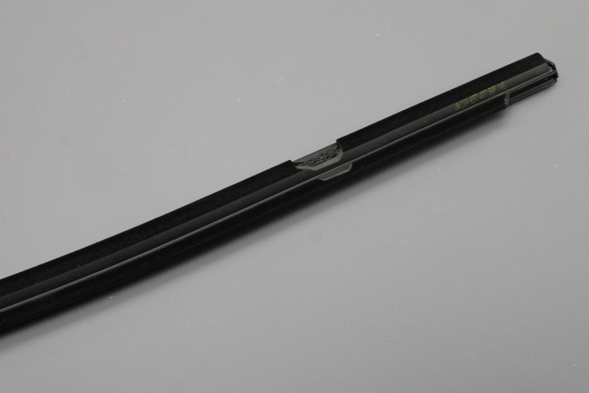 VW ID.4 ID.5 2021-on front window aperture seal (left) 11A837477 5AP