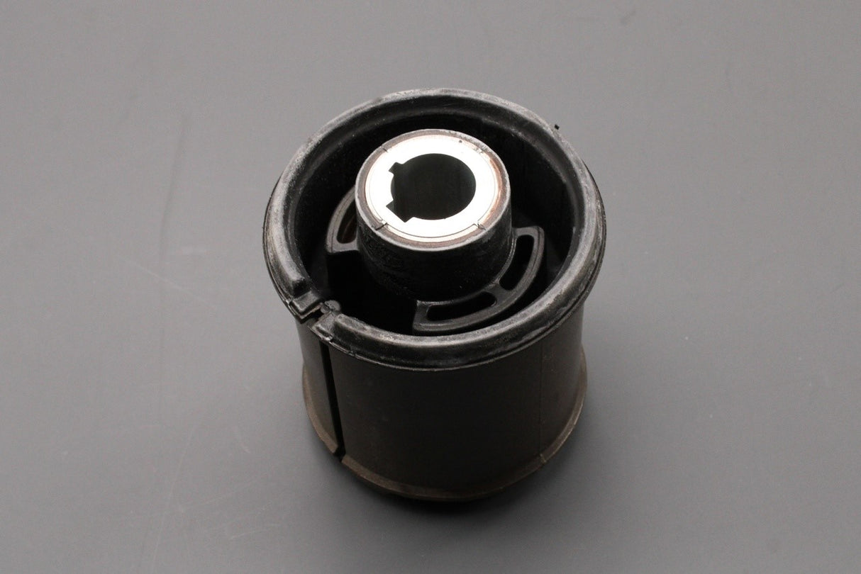 Jaguar XF 2016-on F-Pace 16-on XE 15-on rear subframe bush (x1) T4N9661