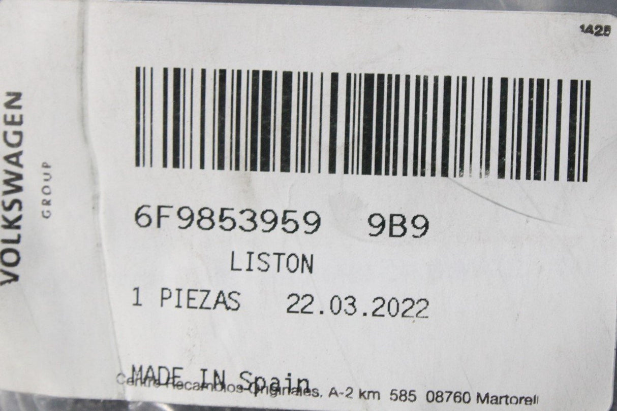 SEAT Arona 2018-on door lower plastic trim (front left) 6F9853959 9B9