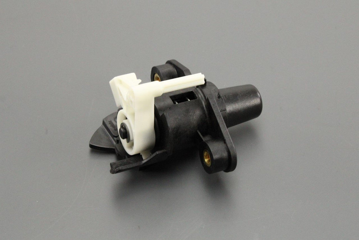 Toyota Aygo 05-14 boot lid lock release button 64640-0H010