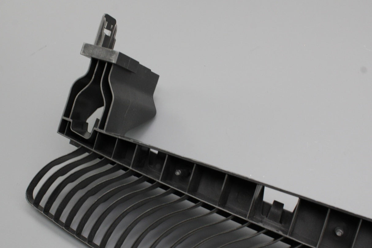 VW Tiguan 2016-2024 front bumper guide (centre) 5NA805705N
