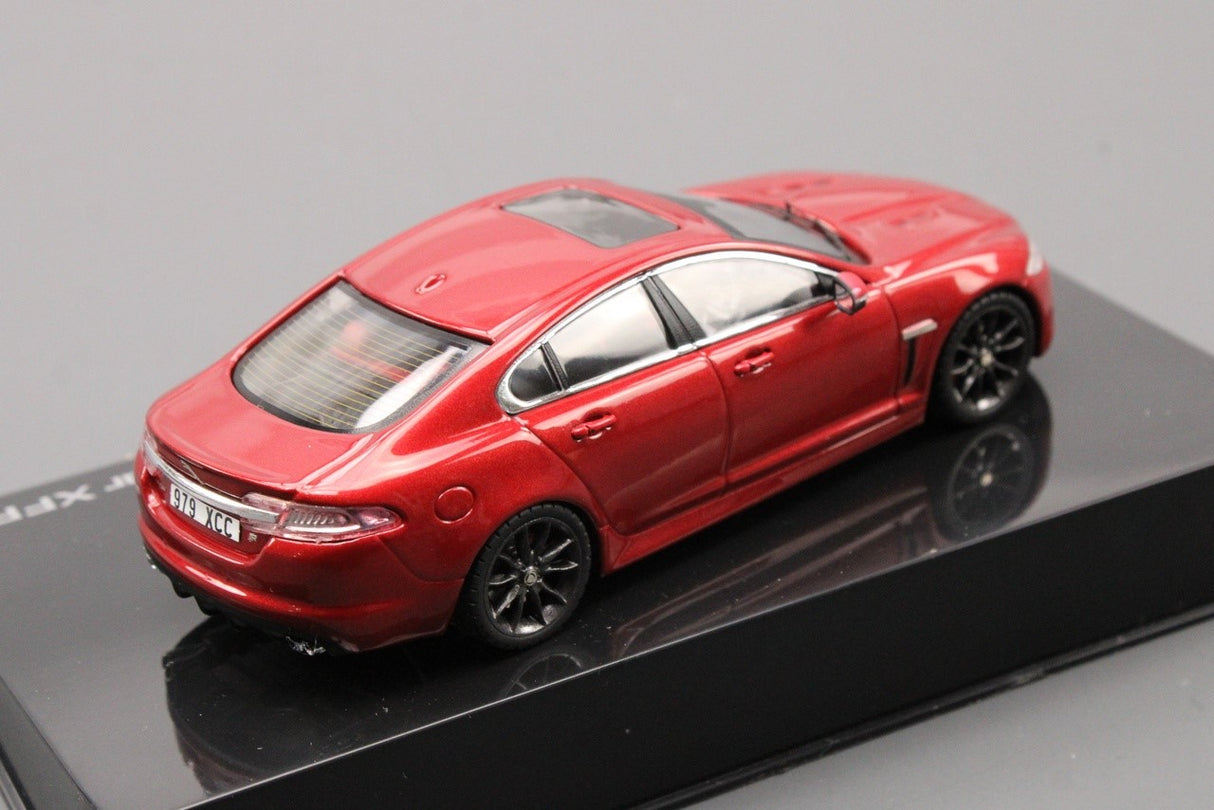 Jaguar XFR italian racing red diecast model car (1:43) JDCAXFR