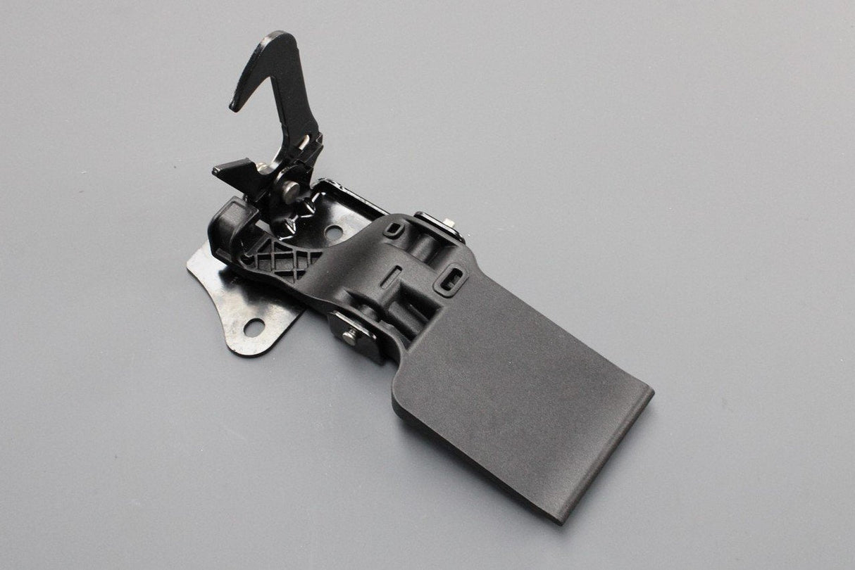 Audi Q3 RSQ3 2012-18 bonnet catch hook 8U0823480C