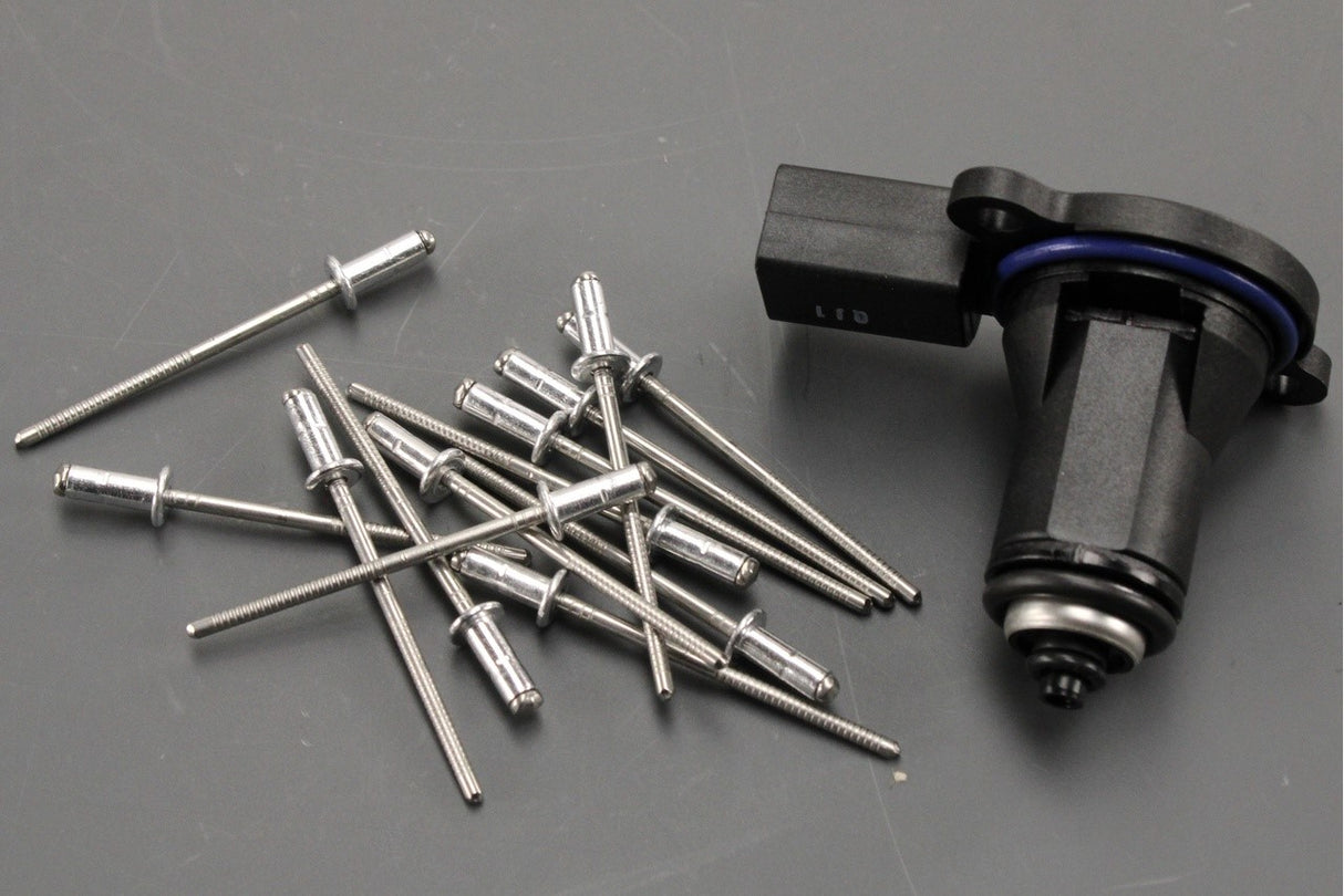 Land Rover Defender Discovery 5 air compressor solenoid valve LR146170