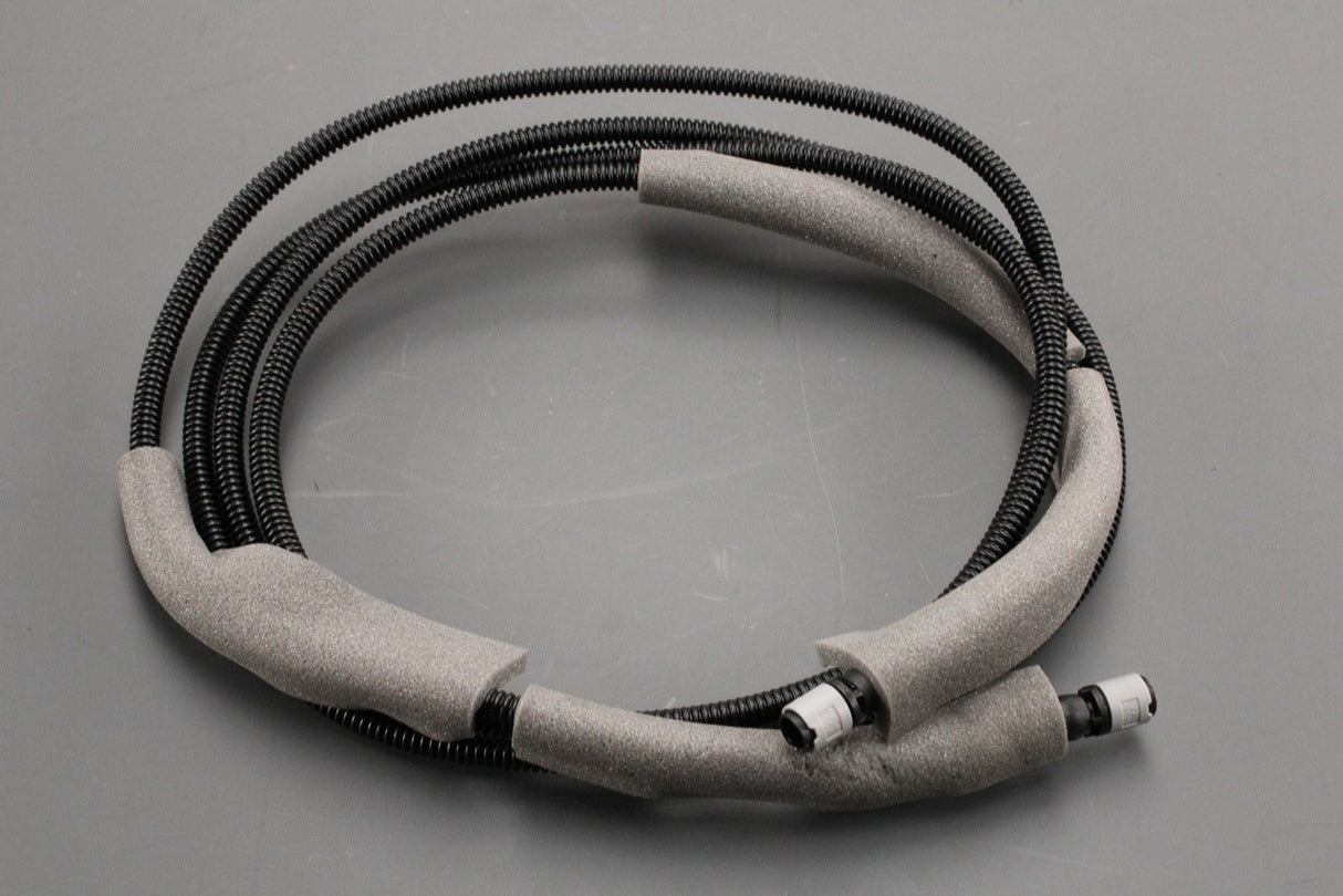 Land Rover Discovery Sport 2015-on rear window washer hose LR104025