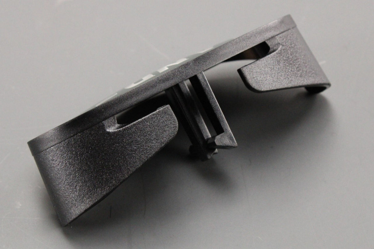 Land Rover Defender 2007-2016 front grille badge emblem LR058431