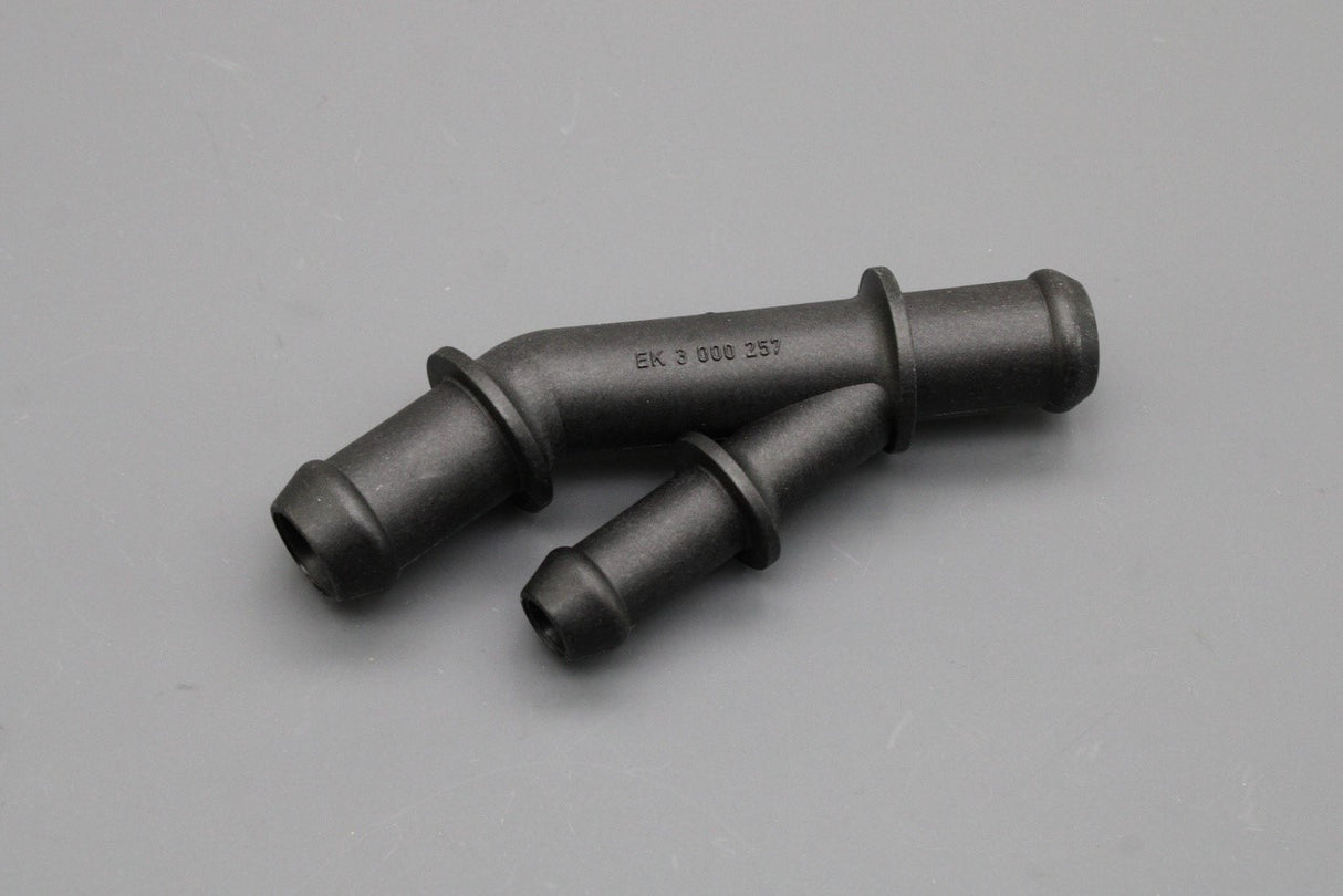 VW Phaeton Audi TT TTS SEAT 1.8T 3.2 coolant hose coupling 1J0121087E