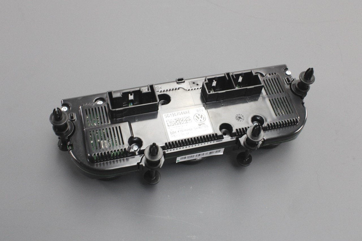 VW Golf MK7 Touran climatronic control and display unit (LHD) 5Q0054939C