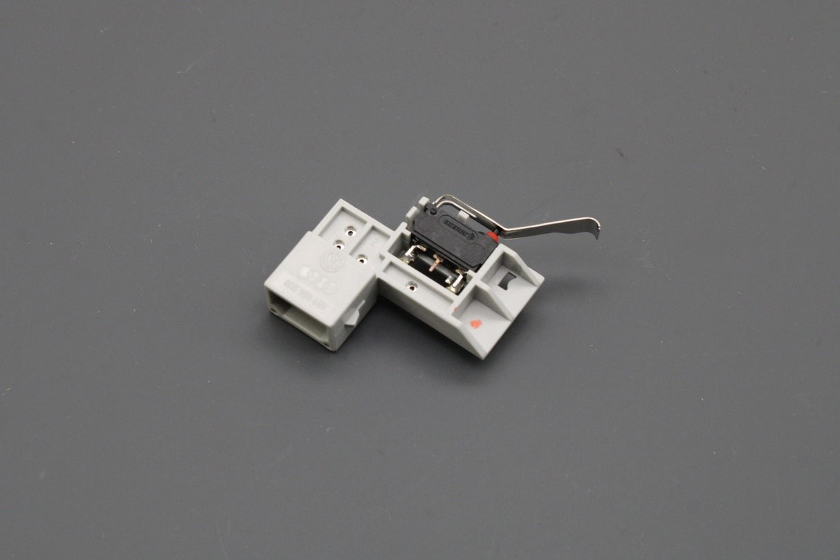 VW Polo 9N3 Bora Audi A3 8L Skoda SEAT boot lid micro-switch 8D5959489