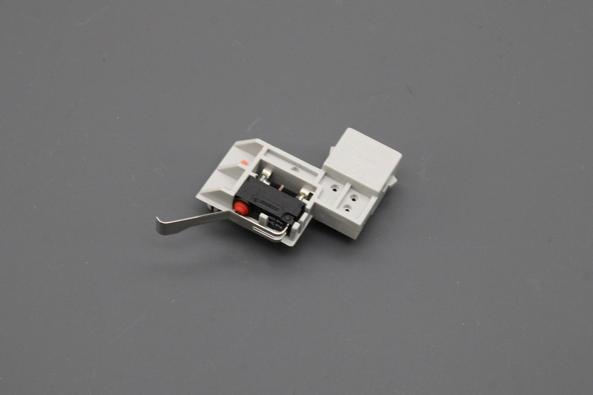 VW Polo 9N3 Bora Audi A3 8L Skoda SEAT boot lid micro-switch 8D5959489