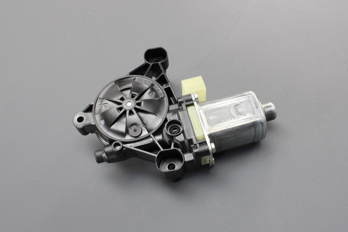 VW Golf Audi TT RS3 Skoda SEAT window regulator motor (front) 5Q0959801C