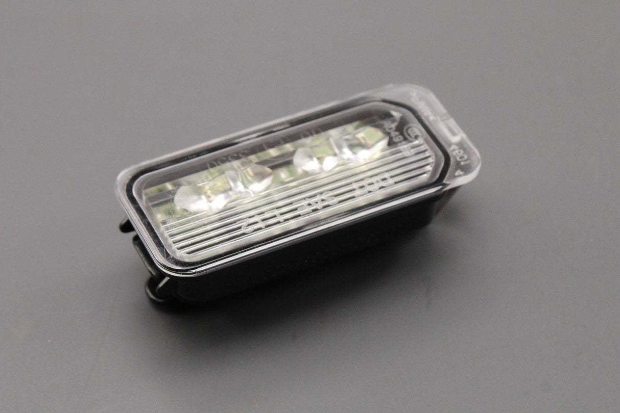Jaguar XJ 2010-2019 rear number plate light unit (x1) T2R38453