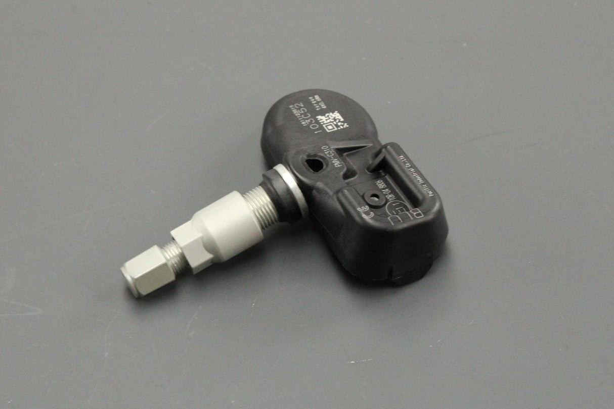 Toyota tyre pressure monitoring sensor TPMS (x1) 42607-24102