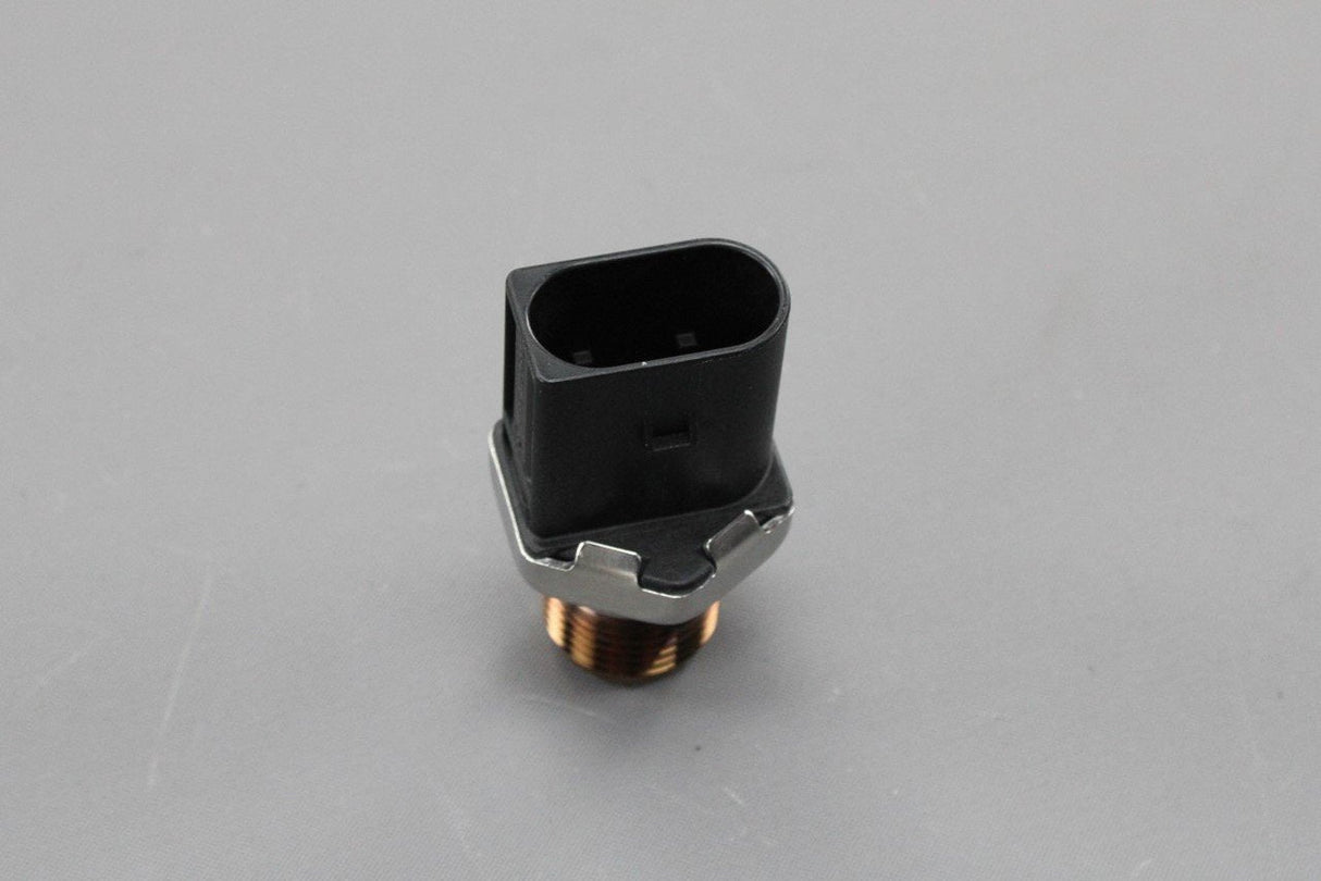 VW Golf Audi A3 Skoda SEAT fuel pressure sensor (2.0 TDI) 05L906054A