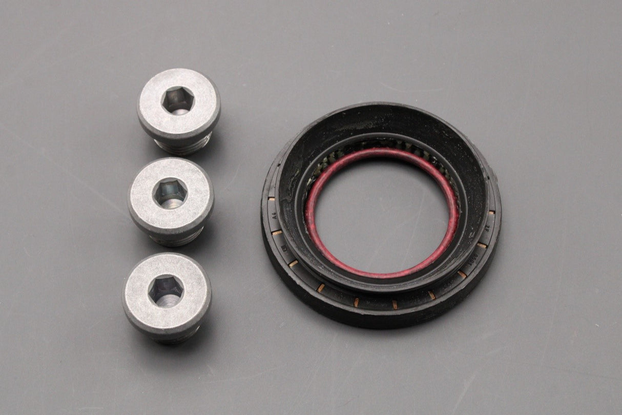 Land Rover Range Rover transmission output shaft oil seal kit LR049886