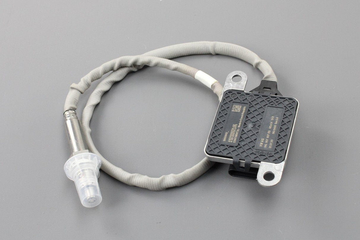 VW Arteon Passat B8 Skoda Superb 2.0 TDI NOx sensor with 04L907807EQ