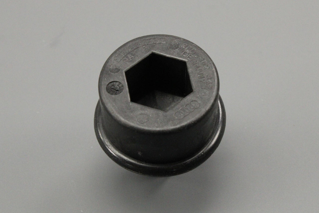 Audi S3 RS3 TT TTS TTRS jacking lift point 8P0802847