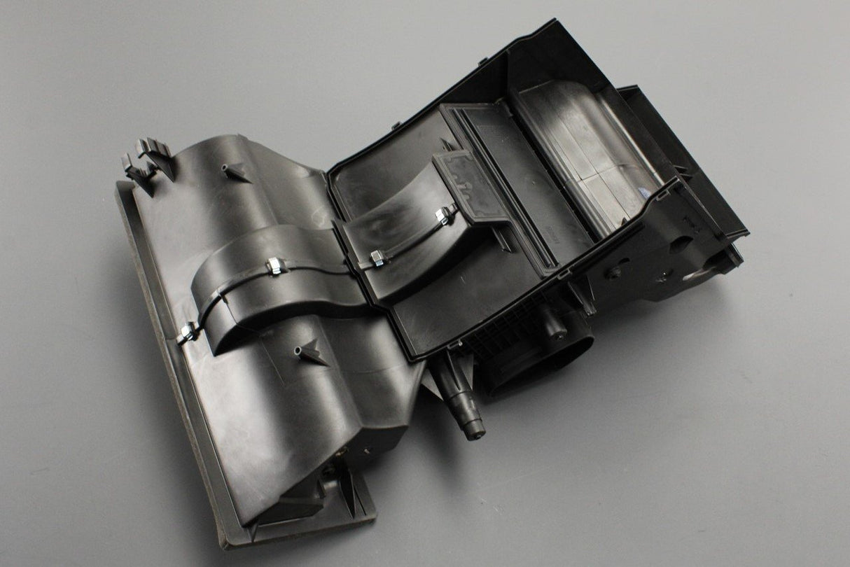 Vauxhall Zafira B 2005-2015 air distribution housing 93186108