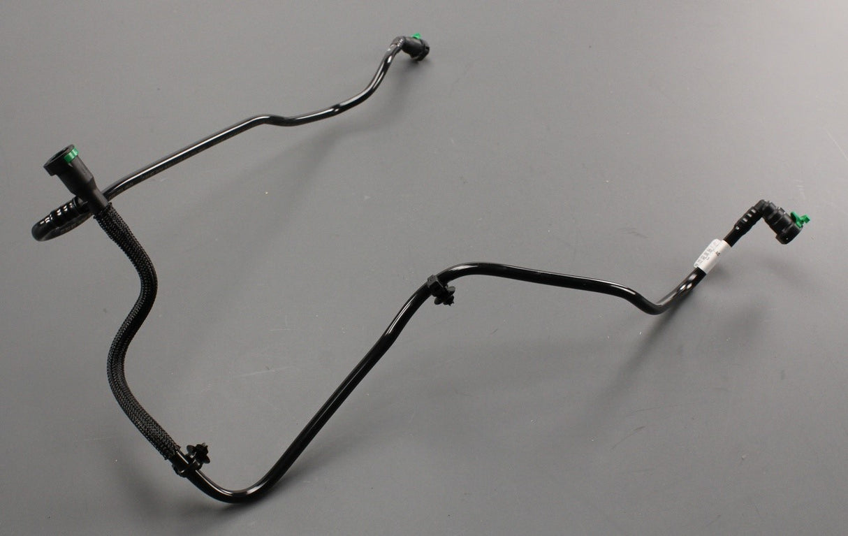 Land Rover Discovery Sport 15-on PHEV hybrid breather pipe LR135607