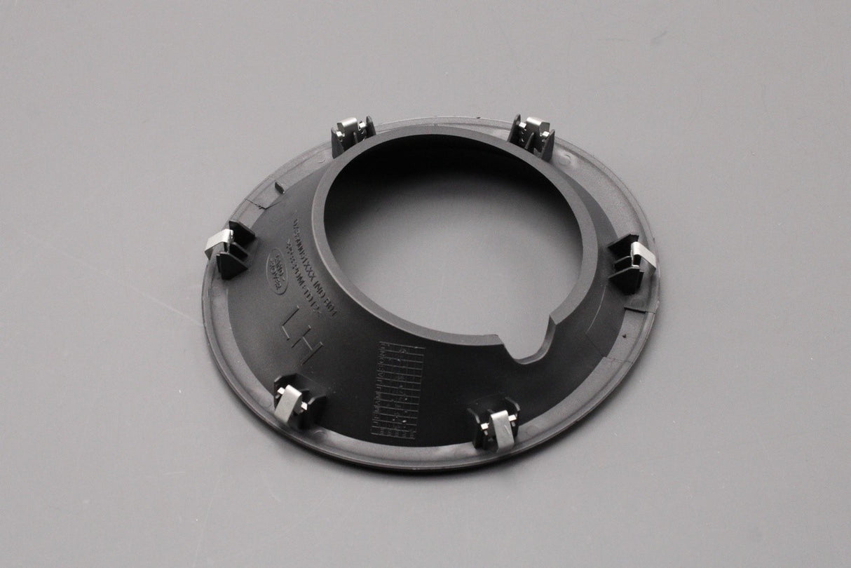 Land Rover Discovery 3 2005-09 front fog light trim (left) DXB500051PCL