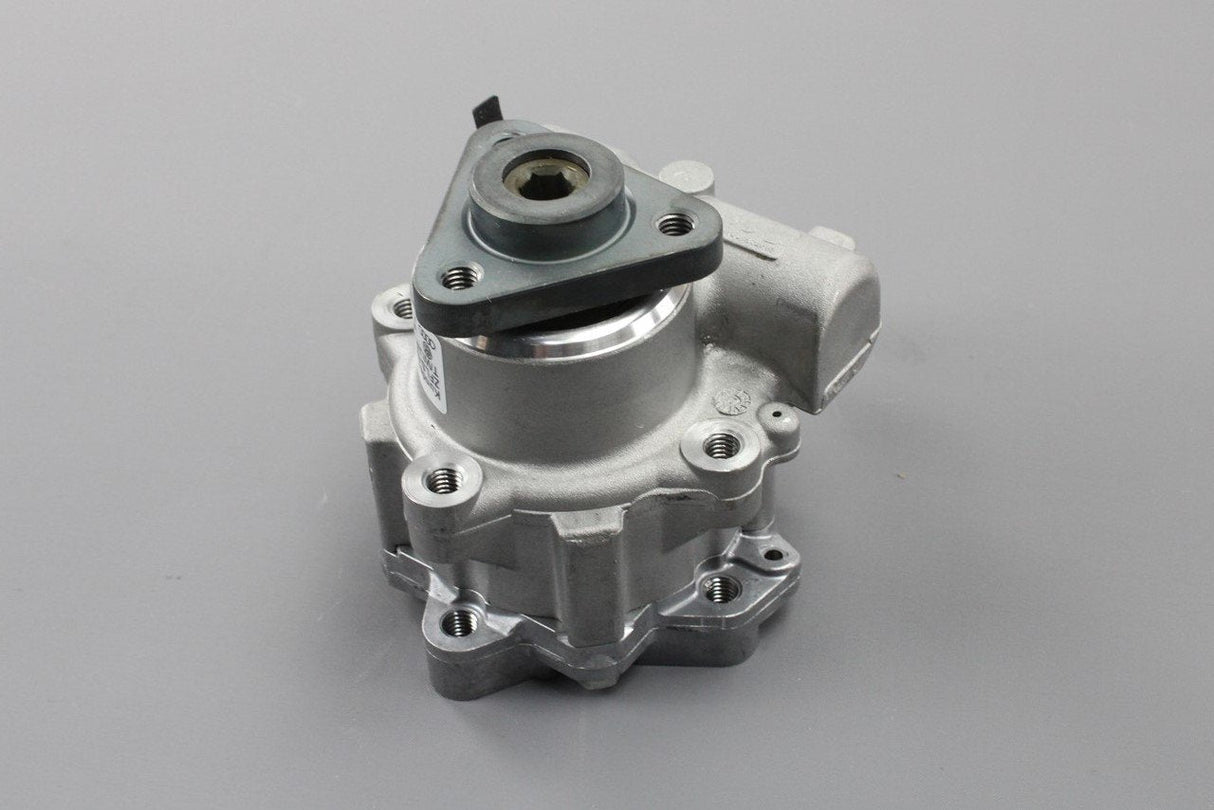Audi A4 B6 B7 2001-09 Power steering pump 1.9 2.0 TDI 8E0145155N